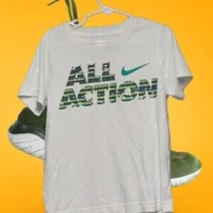 Boy's Nike Tee Athletic Cut Size 6-7 (B54)